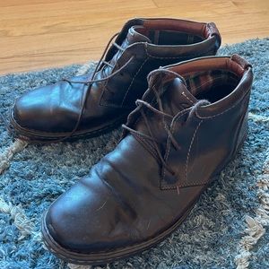 Brown leather Clark boot/dress shoe